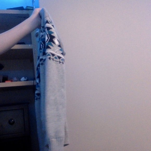 boys sweater - Picture 3 of 5